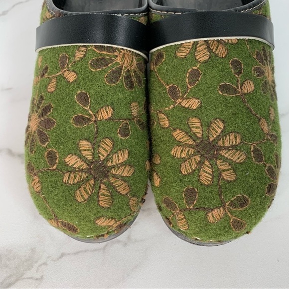 Cape Clogs Womens Mules Shoes Green Wool Slip On Floral Embroidered Round Toe 37 - Picture 9 of 13